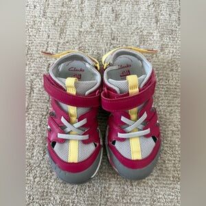 NEW Clarks Girl's Steggy Roar Kids Sandal Pink Size 10.5